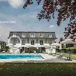 Aquavista - Pied Dans L'eau&pool *