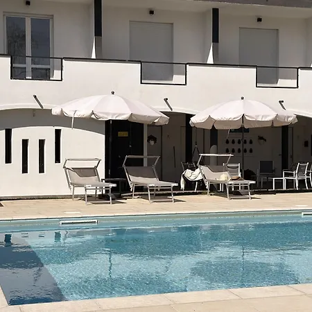 Aquavista - Pied Dans L'eau & Pool *