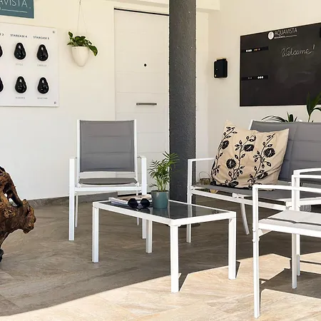 Aquavista - Pied Dans L'eau & Pool