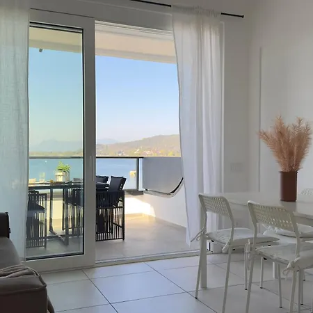 Aquavista - Pied Dans L'eau & Pool Castelletto sopra Ticino