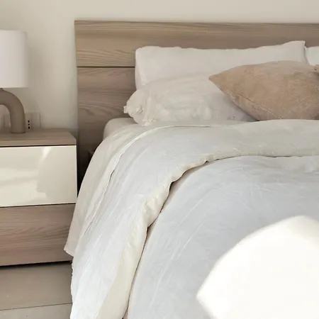 Aquavista - Pied Dans L'eau & Pool Apartment