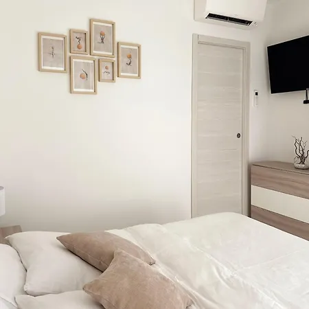 Aquavista - Pied Dans L'eau & Pool