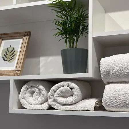 Aquavista - Pied Dans L'eau & Pool