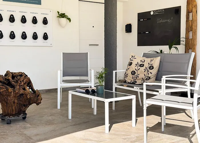 Aquavista - Pied Dans L'eau & Pool