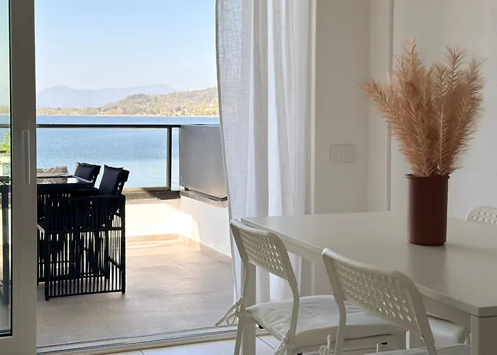 Aquavista - Pied Dans L'eau & Pool شقة كاستيلّيتّو سوبرا تي