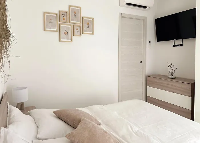 Aquavista - Pied Dans L'eau & Pool