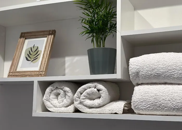 Aquavista - Pied Dans L'eau & Pool