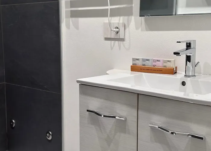 Aquavista - Pied Dans L'eau & Pool